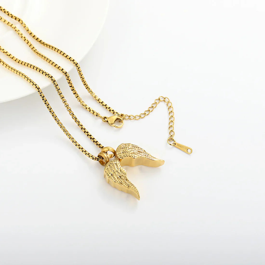 Meaningful Sympathy Gift Ideas for Someone Who Lost a Loved One